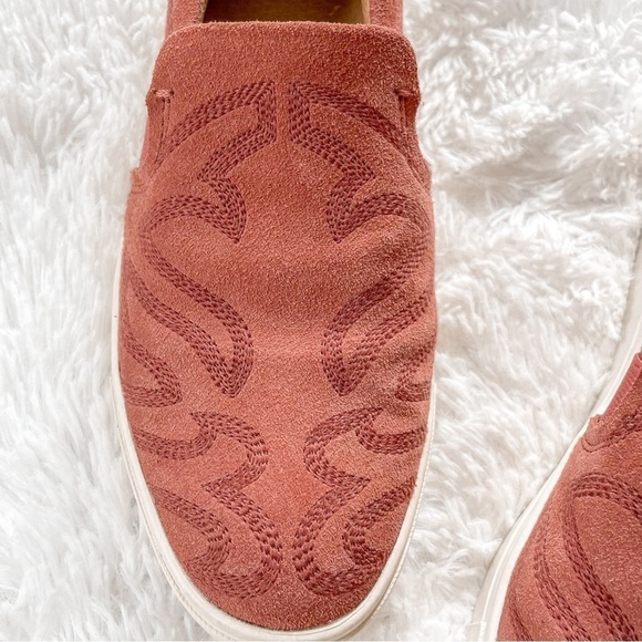 Frye | Slip on Ivy Primrose Sneaker in size 7 - Picture 3 of 12